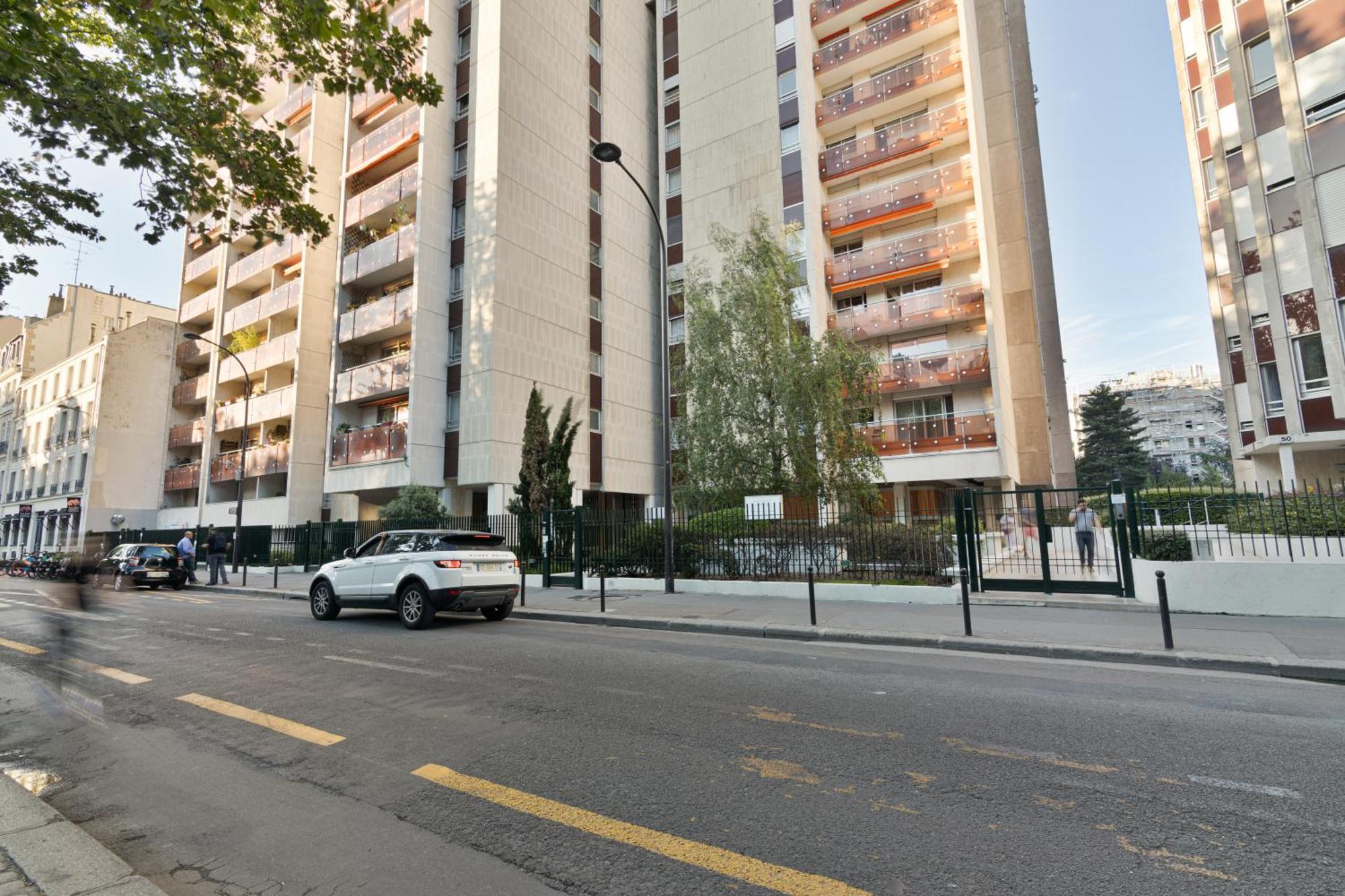 Charmant Studio Republique Jemmapes Free Netflix Paris Exterior photo